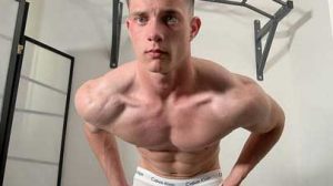 Bruce Paul loves to flex his muscles, and for sure we love to watch him doing so. In this solo video you will see extended flex and at the end glimpse of things coming up. Bruce has great body, so enjoy!