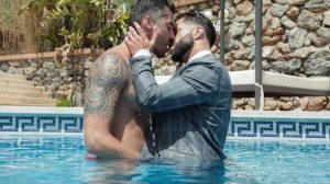 With the sun burning high in the sky, Jay Roberts is in the mood for a relaxing swim. But when he sees just how hot Hector de Silva looks in his sharp suit, his mind quickly turns to other, more filthy thoughts.